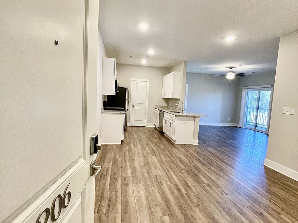 1st image of 410 English Commons Dr Building 206-B