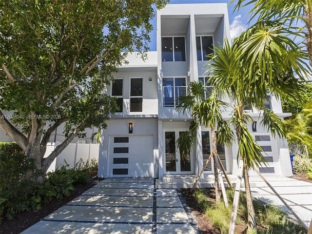 3 bed, 4.0 bath, $7,500 — Photo 1