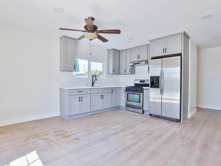 4132 Lynd Ave #C — Photo 5