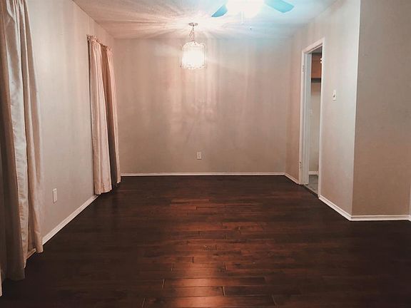 5th image of 2111 Eastpark Dr