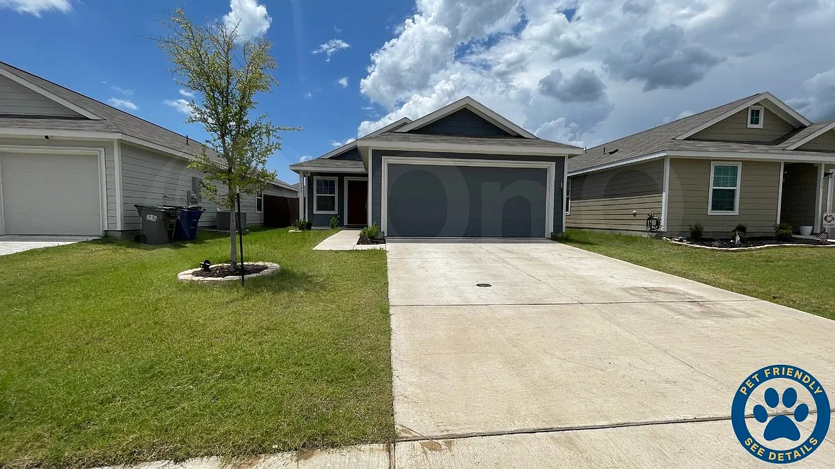 3 bed, 2.0 bath, 1300 sqft, $1,900 — Photo 1