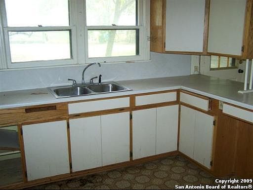 5th image of 118 Iris St