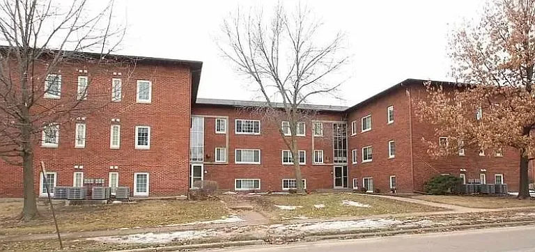 100 Grandview Ct #129 — Photo 3