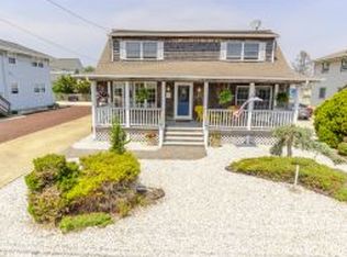 319 N 3rd St, Surf City, NJ 08008