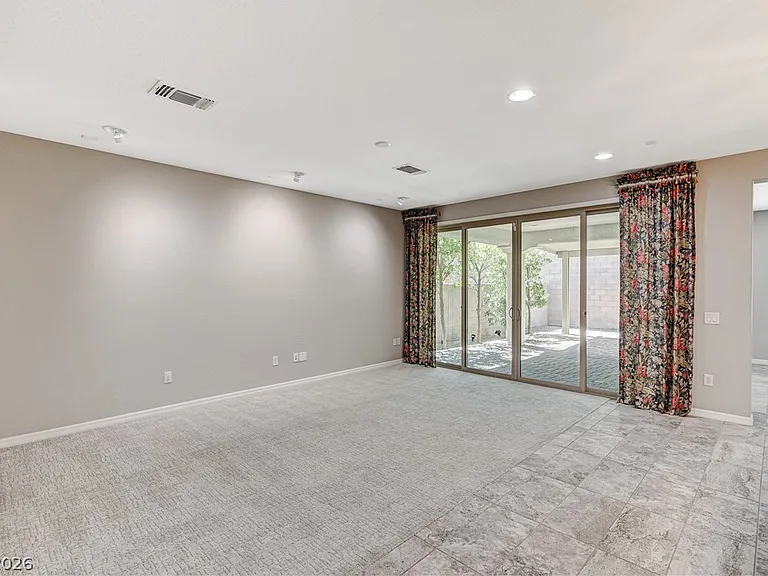 3741 Glasstop Dr — Photo 11