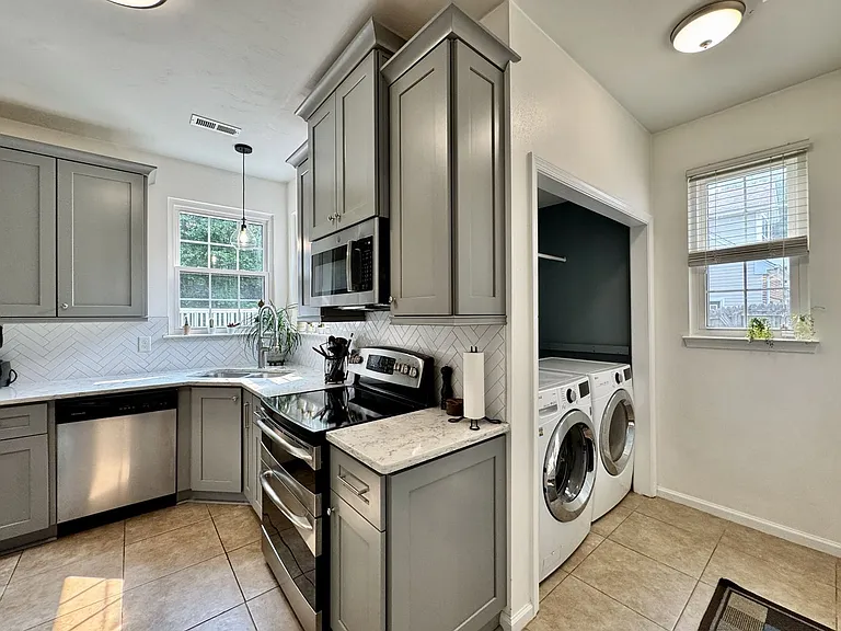 2201 Elindra Ct — Photo 15