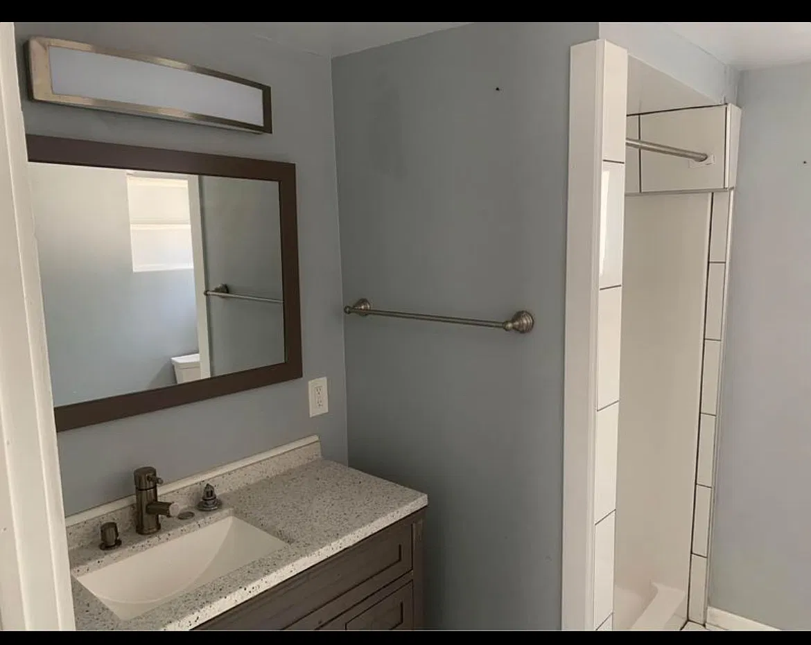 3 bed, 1350 sqft, $1,900 — Photo 4