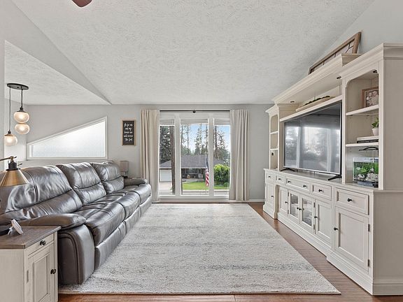 5th image of 5020 N Greenwood Blvd
