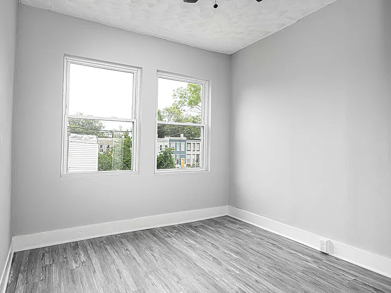 1832 Harlem Ave — Photo 12