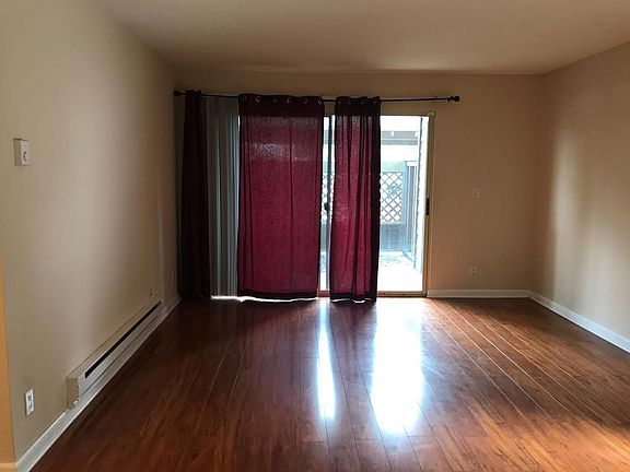 4th image of 1123 Yarwood Ct
