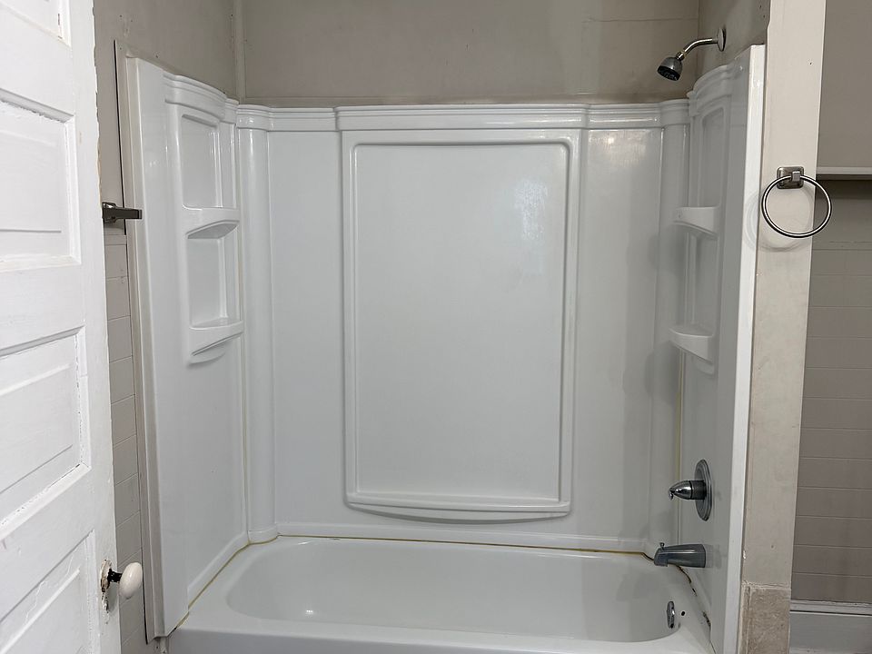 1st image of 614 5th St Unit 2