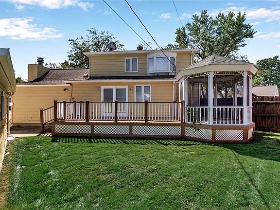 2nd image of 39 Saint Paul Ct