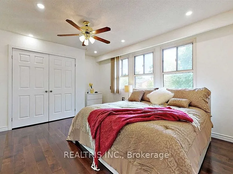 68 Gretman Cres — Photo 22