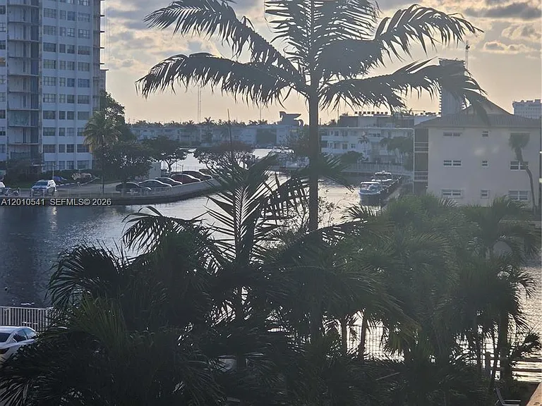 1817 S Ocean Dr #325 — Photo 31