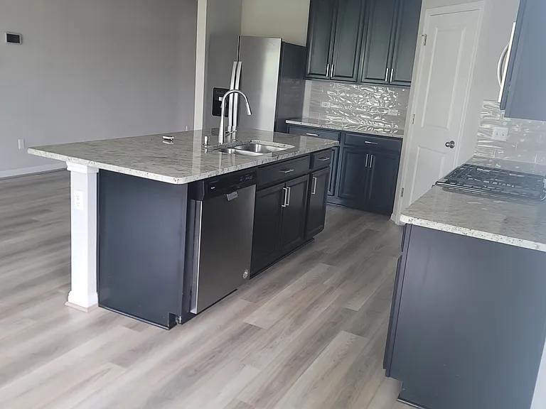1609 Gerald Ln — Photo 12