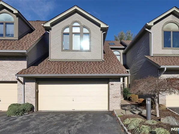 102 Aspen Ct #T002, Norwood, NJ 07648