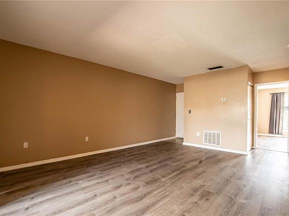 3rd image of 355 114th Ave N Unit 3