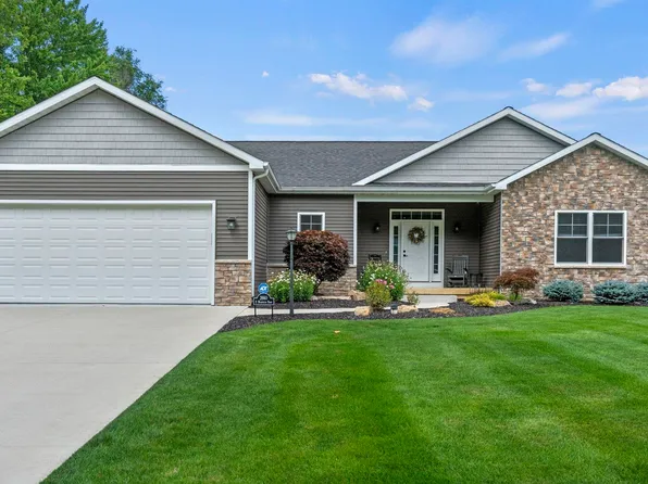 2660 E Muirfield Rd, Winona Lake, IN 46590