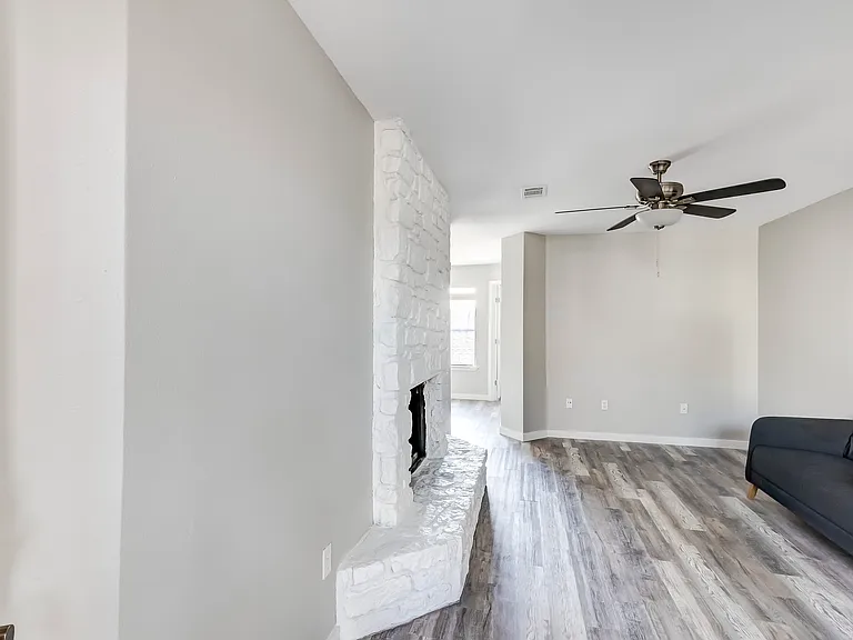 1740 Timber Ridge Rd — Photo 3