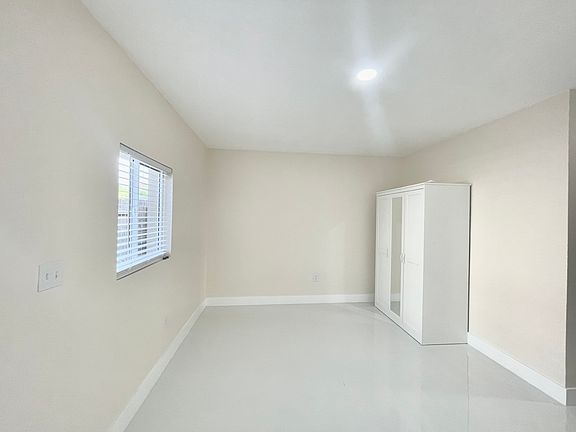 5th image of 15949 SW 141st Ter
