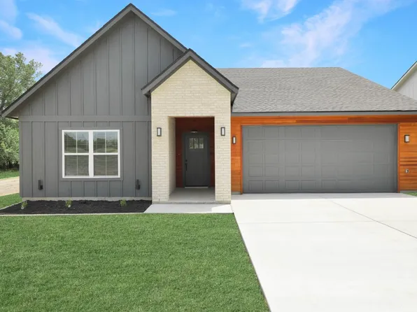 909 Maple St, Farmersville, TX 75442