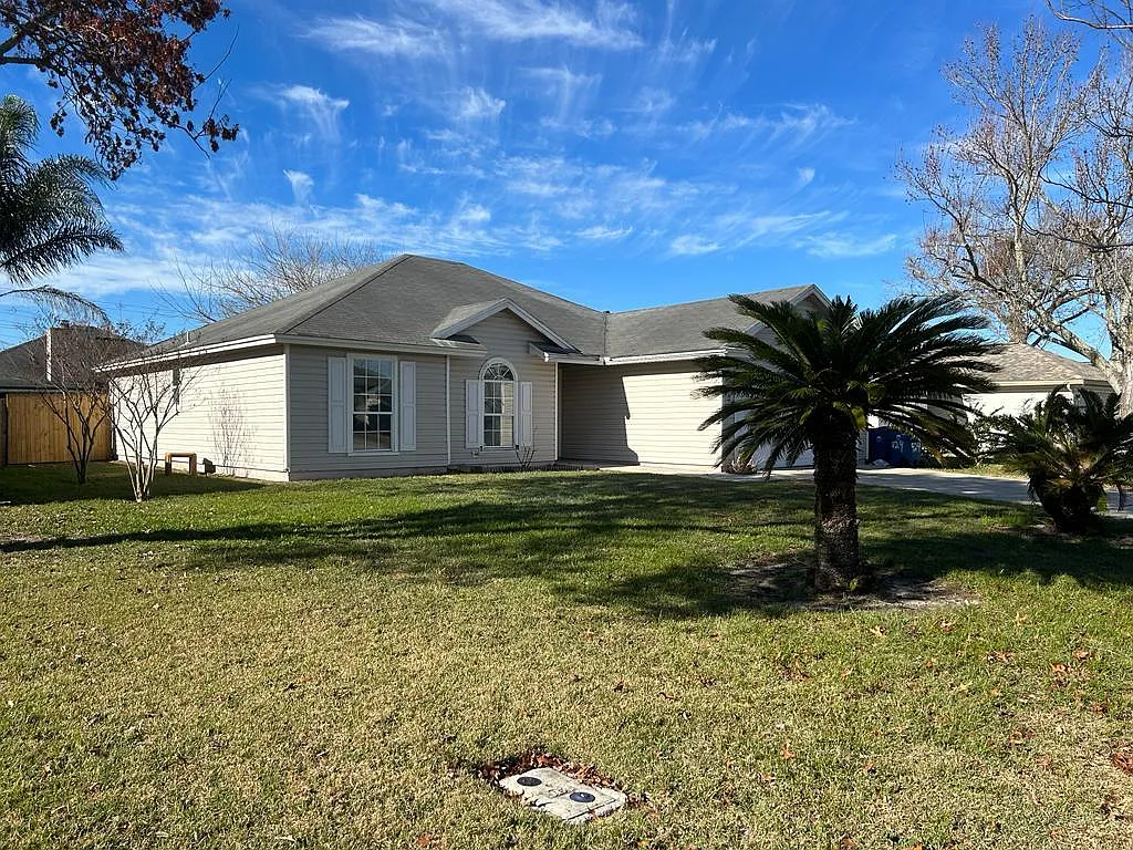 3 bed, 1767 sqft, $2,095 — Photo 2