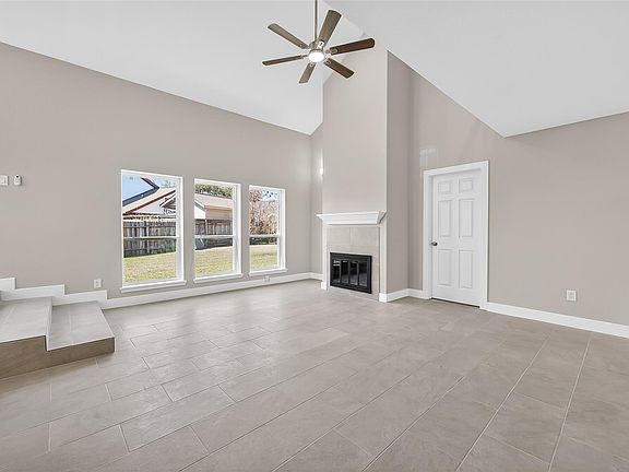 5th image of 2318 Irish Spring Dr
