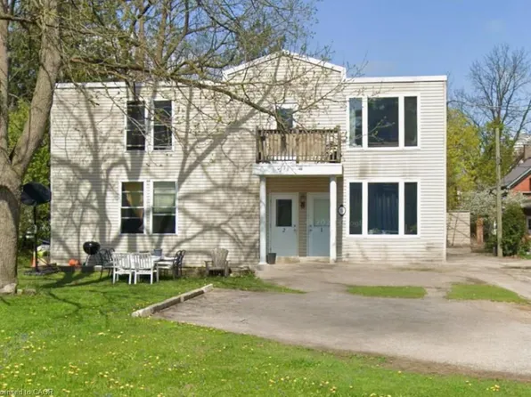 74 William St W, Waterloo, ON N2L 1J7