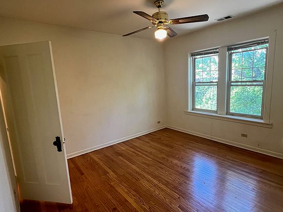 2nd image of 6551 N Ravenswood Ave #2