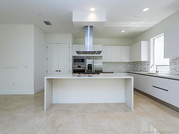4th image of 7456 NW 101st Ave #Mr