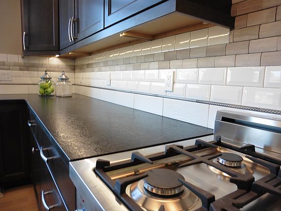 4th image of 481 Spruce Ct NW