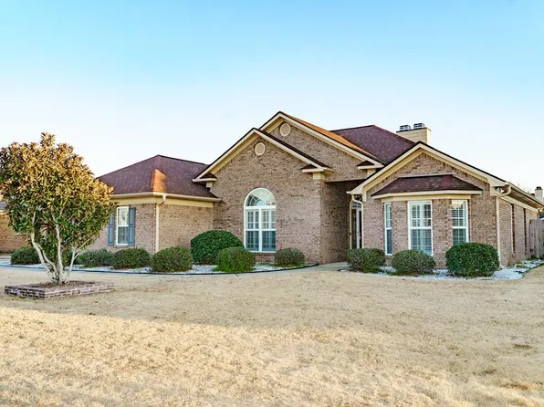 9024 E Lake Dr, Midland, GA 31820