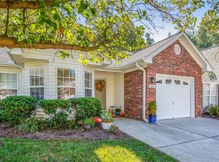 1816 Salem Bluff Dr, Winston Salem, NC 27127