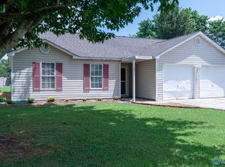 103 Thornhedge Trl, Toney, AL 35773