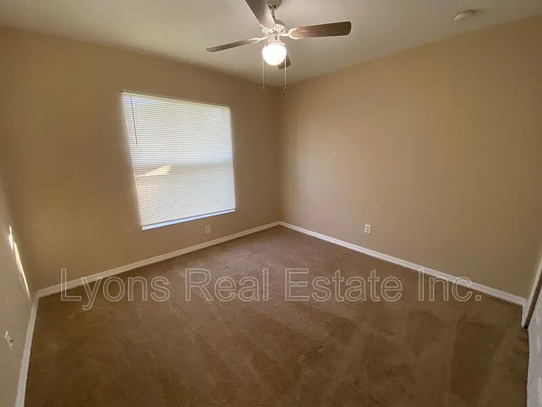 2251 SW 4th St — Photo 13