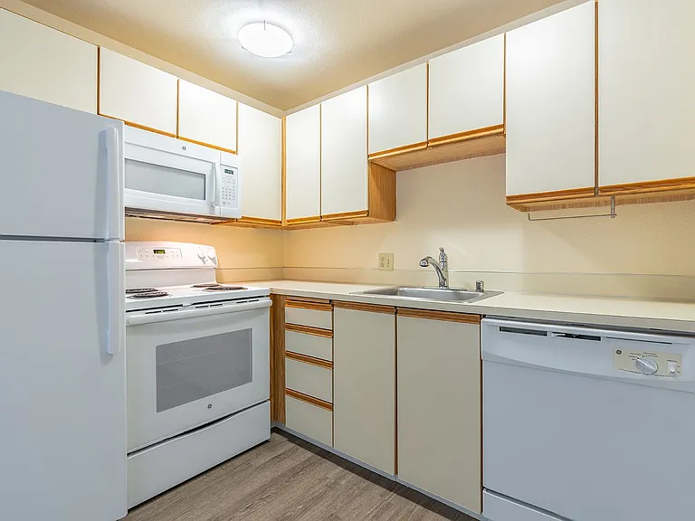 Francis Ave Apartments — Photo 3