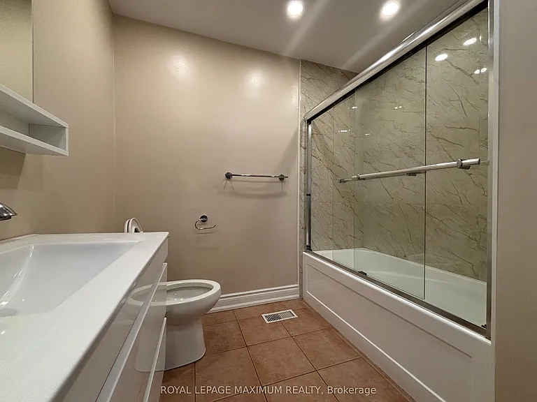 54 Hisey Cres W — Photo 15