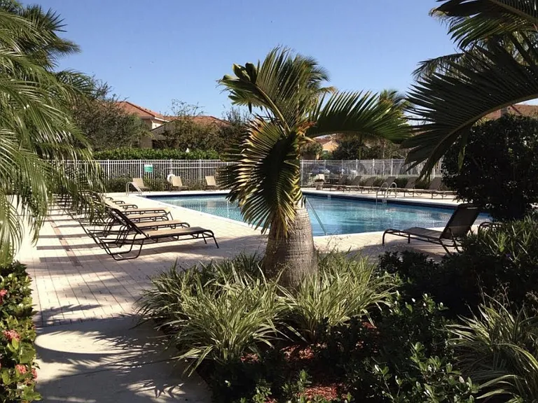 181 SW Palm Dr #203 — Photo 24