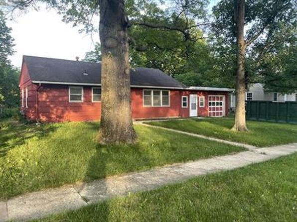 228 Hilltop Rd, Ames, IA 50014