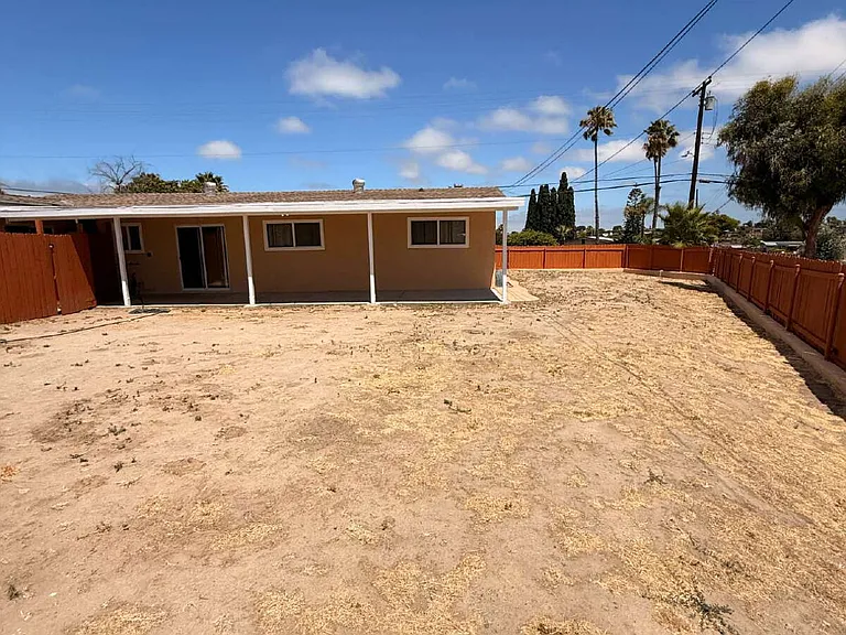 98 E Palomar St — Photo 21