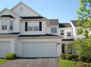 2952 Langston Cir, Saint Charles, IL 60175