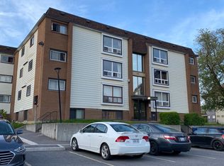 898 Elmsmere Rd #12, Ottawa, ON K1J7T6