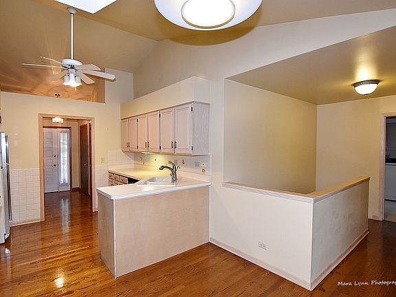 4th image of 9 Phillippi Creek Dr #9