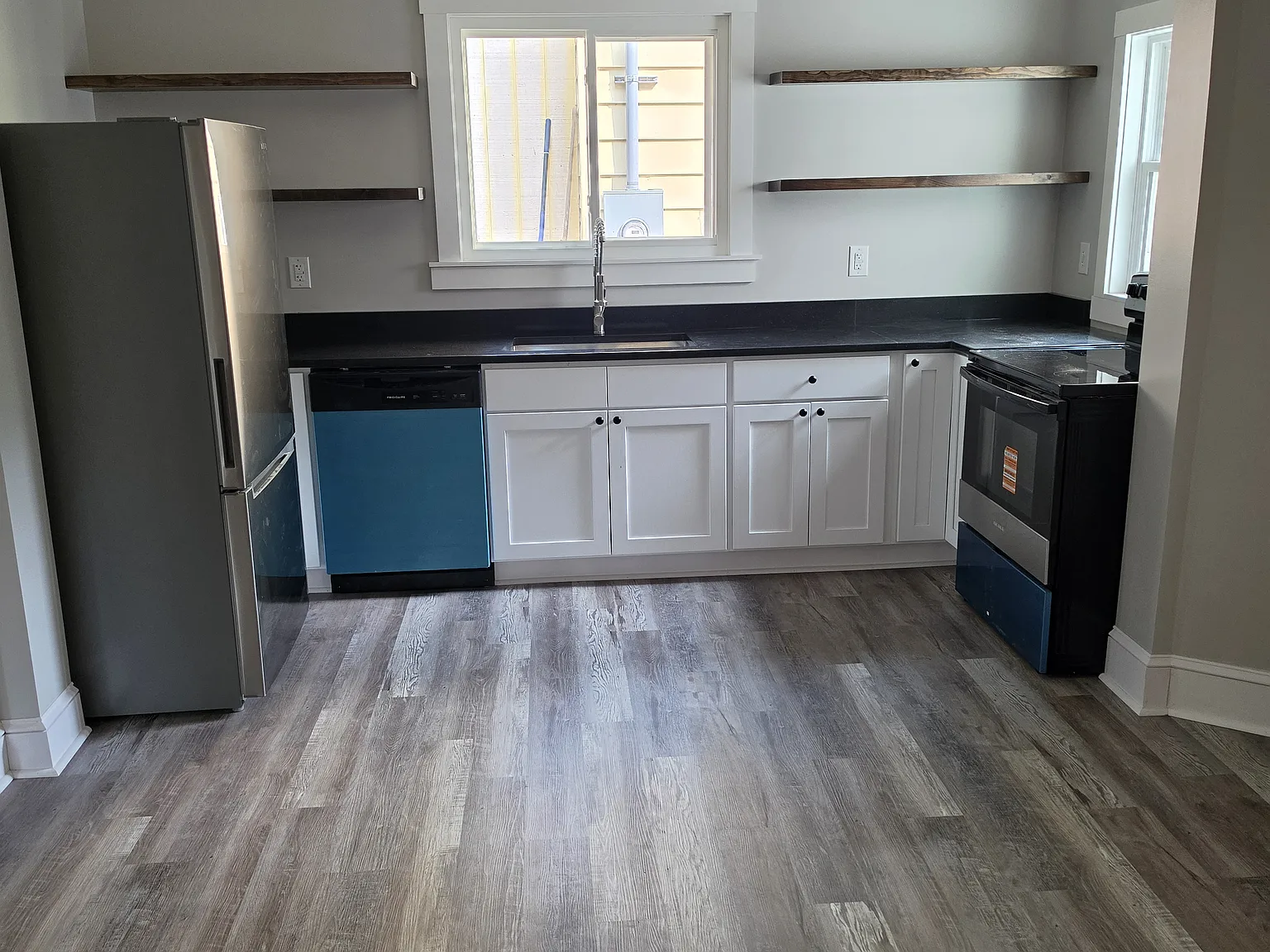 2 bed, 1064 sqft, $1,200 — Photo 3