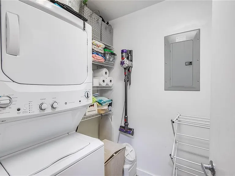 174 Chester Ave SE #102 — Photo 25