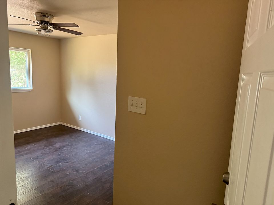 1st image of 384 Stoneport Dr