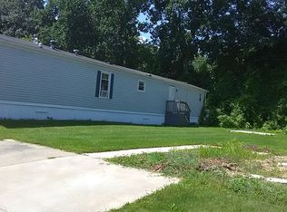 11428 Oakgrove Dr, Fenton, MI 48430