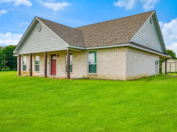735 Todd St, Blossom, TX 75416