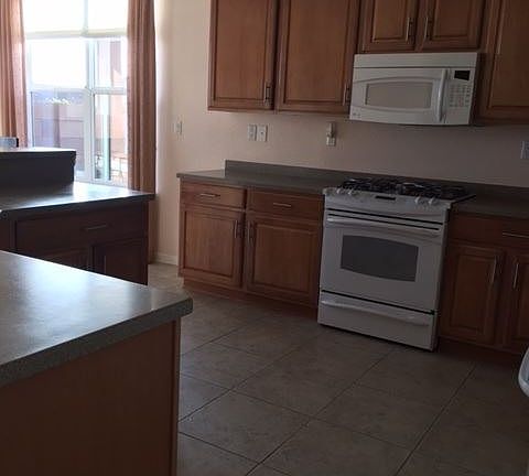 3rd image of 10144 Avenida Vista Cerros NW