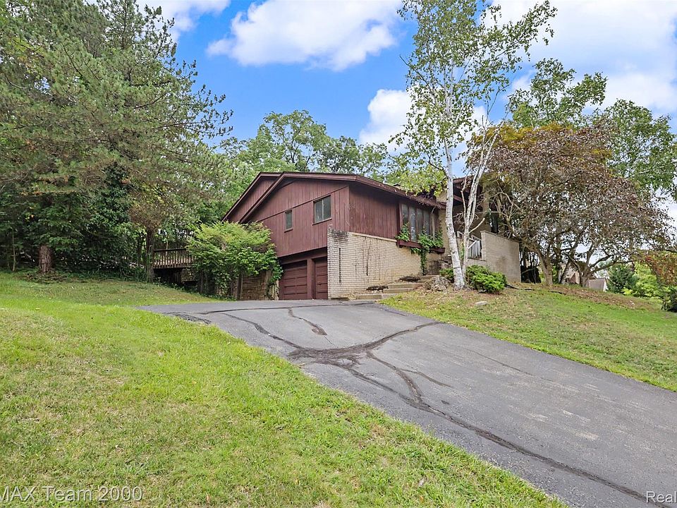 1st image of 3030 Bloomfield Park Dr